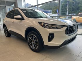ESCAPE PLUG-IN HYBRID 2023