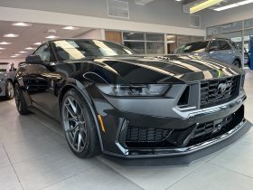 MUSTANG DARK HORSE 2024