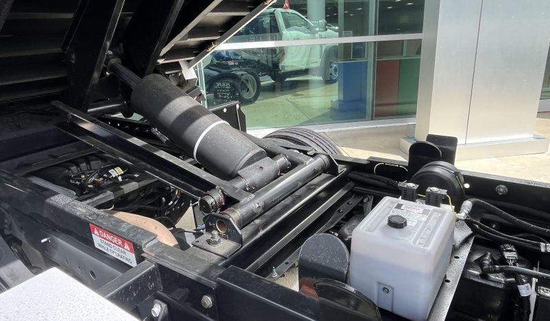 
								CAMIÓN TUMBA F550 full									