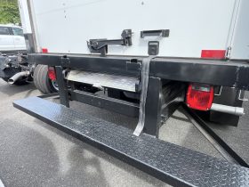 CAMION E350 2023 CON CAJÓN SECO DE 12′