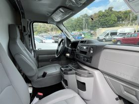 CAMION E350 2023 CON CAJÓN SECO DE 12′