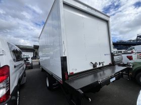 CAMION E450 2025 CAJÓN SECO 14′ C/ LIFTER