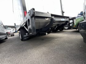 CAMION E450 2025 CAJÓN SECO 14′ C/ LIFTER