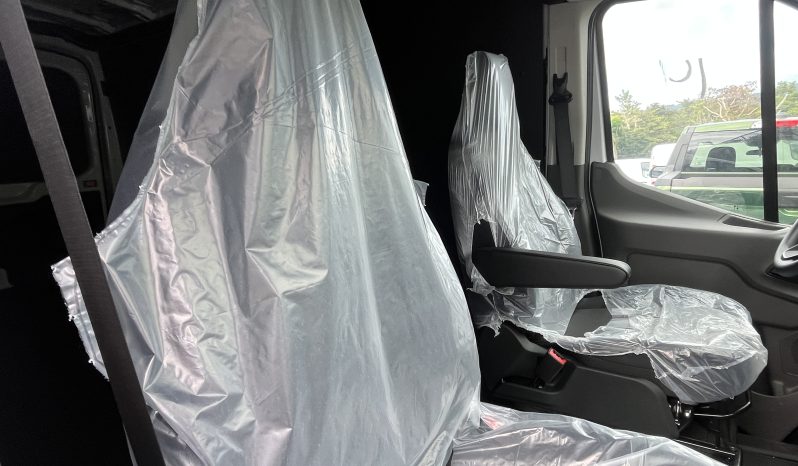 
								TRANSIT 250 MED ROOF 2025 full									