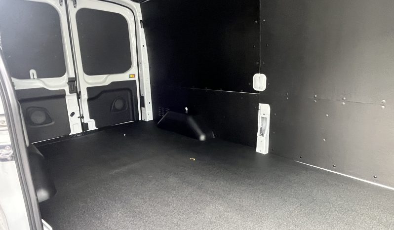 
								TRANSIT 250 MED ROOF 2025 full									